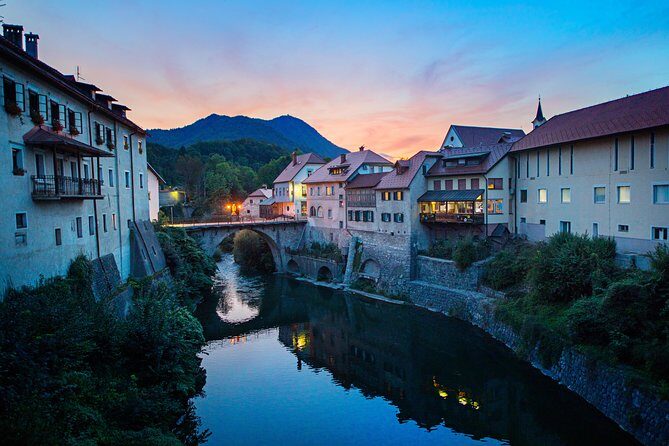 E-bike tour Škofja Loka - The big “warm-up” move: old military road descent to village backroads