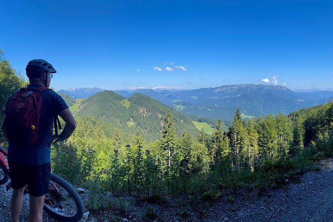E-bike tour Škofja Loka - Pr Andrejon farm stop: locally produced food you can taste as you ride