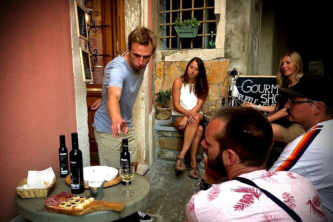 Food & Wine -> Gourmet tour in Piran - Entering Tartini Square: your 1:00 pm start point