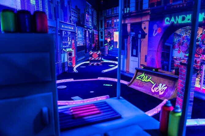 Glow In The Dark Mini Golf Course in Maribor - Entering the Course: Setup, Rules, and the Fast Start