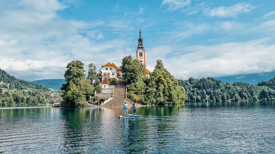 Lake Bled Stand-Up Paddle Boarding Tour - 2 hours on the water: from first stands to Bled Castle and the island