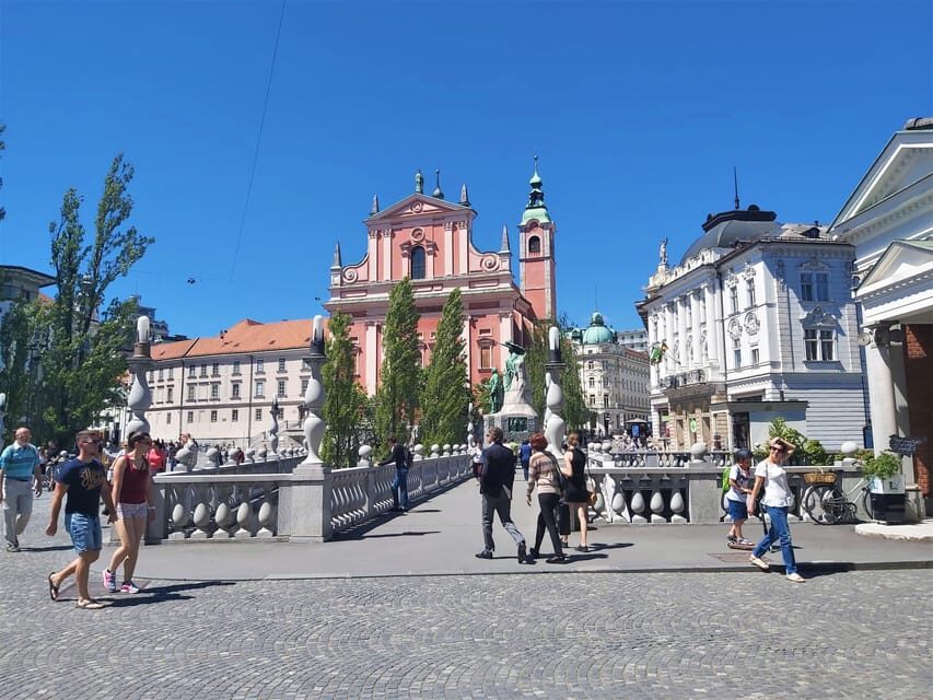 Ljubljana by E-Bike: Guided City Highlights Tour - The Ljubljana Castle Finale: A Panoramic Reward for Your Effort