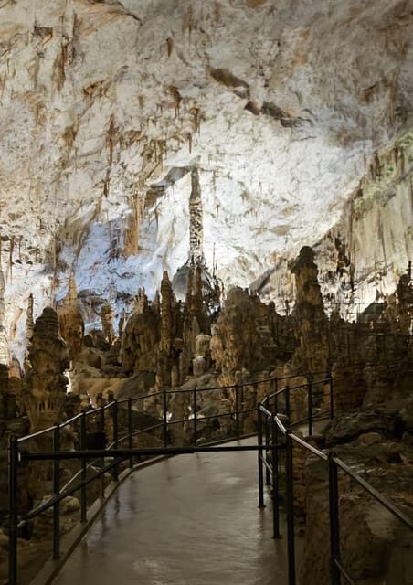 Ljubljana to Postojna Cave,Predjama Castle and Postojna park - Postojna Cave and Predjama Castle in one smooth day
