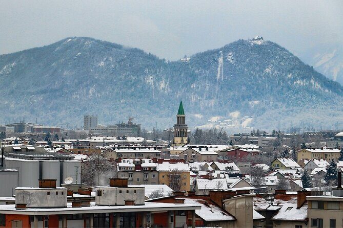 Ljubljana Walking Tour: Explore Top Sights & Hidden Gems - Key things I’d notice right away