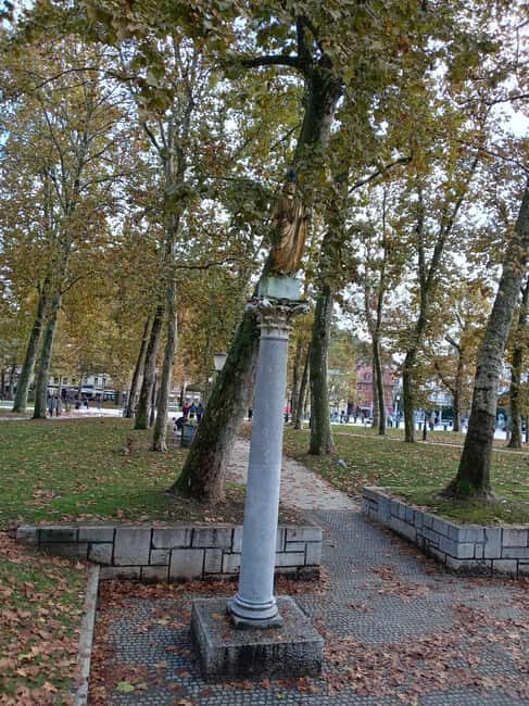 Ljubljana: Wonderful tour fun experience time history - Trg francoske revolucije to Preseren Square and Market Square