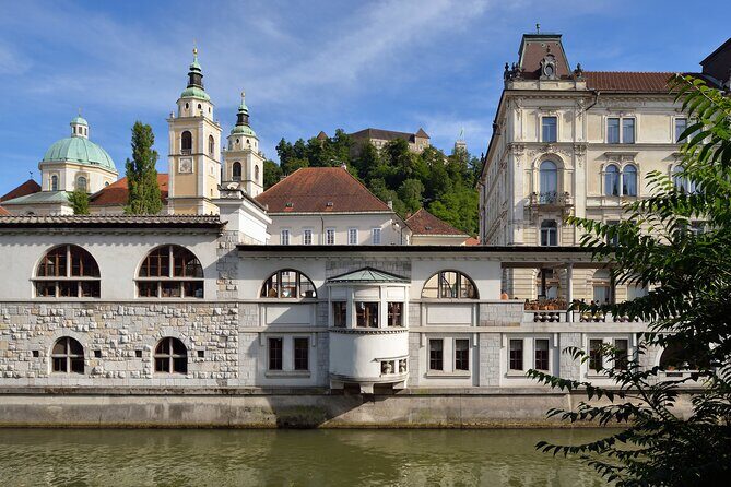 Private 3 hours walking Guided Immersion tour through Ljubljana - Price and group value: what $192.47 really means