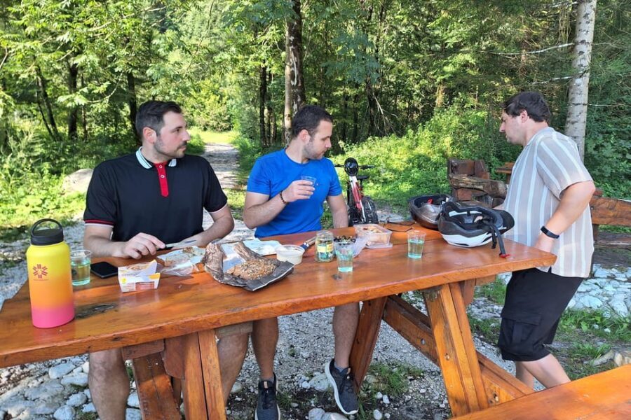 Private E-bike tour Soča valley: The ultimate explorer - Great Soča Gorge break: where the color gets more intense
