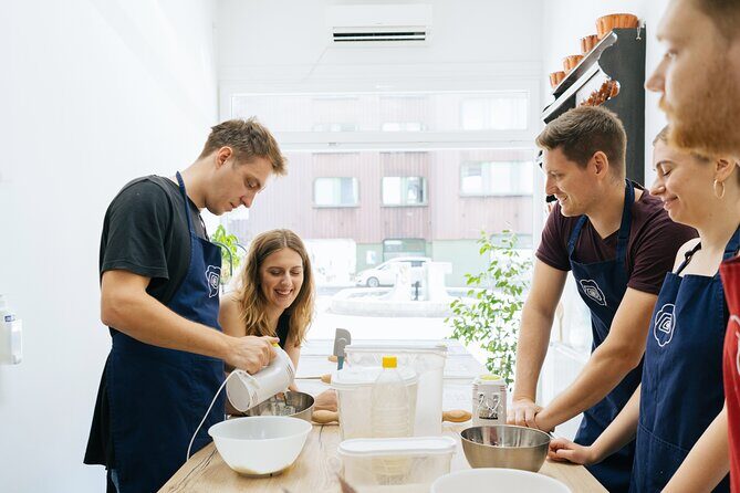 sLOVEnian Strukelj Traditional Cooking Class - Small-group dynamics in a 3-hour Ljubljana class