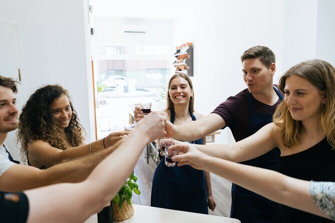 sLOVEnian Strukelj Traditional Cooking Class - The star: learning štrukelj step by step