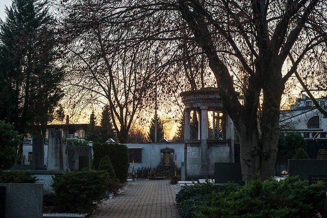 The Deadly Walk - Ljubljana Cemetery Tour - Other artistic landmarks: why the walk feels like more than one garden