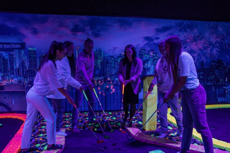 Woop! Glow golf: Ljubljana Btc City - Comfort and rules: shoes off, socks on
